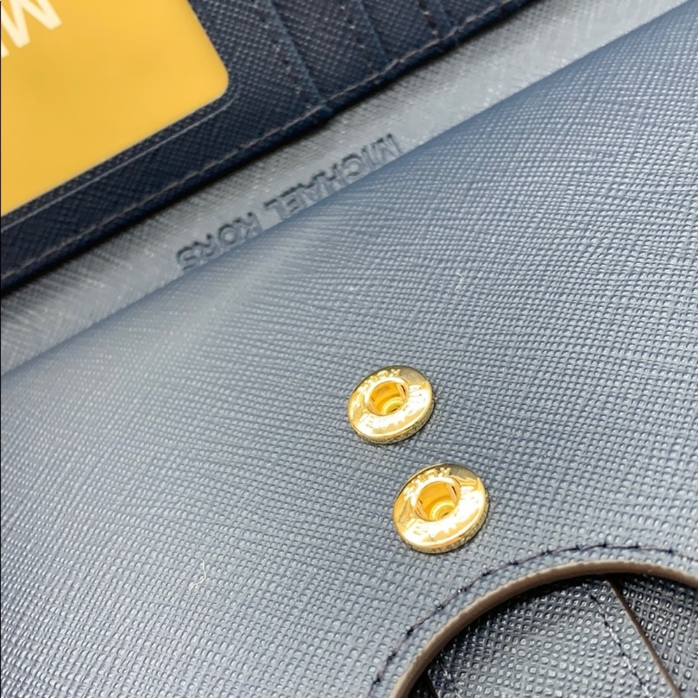MICHAEL KORS LG DOUBLE ZIP WRISTLET NAVY - Picture 15 of 16
